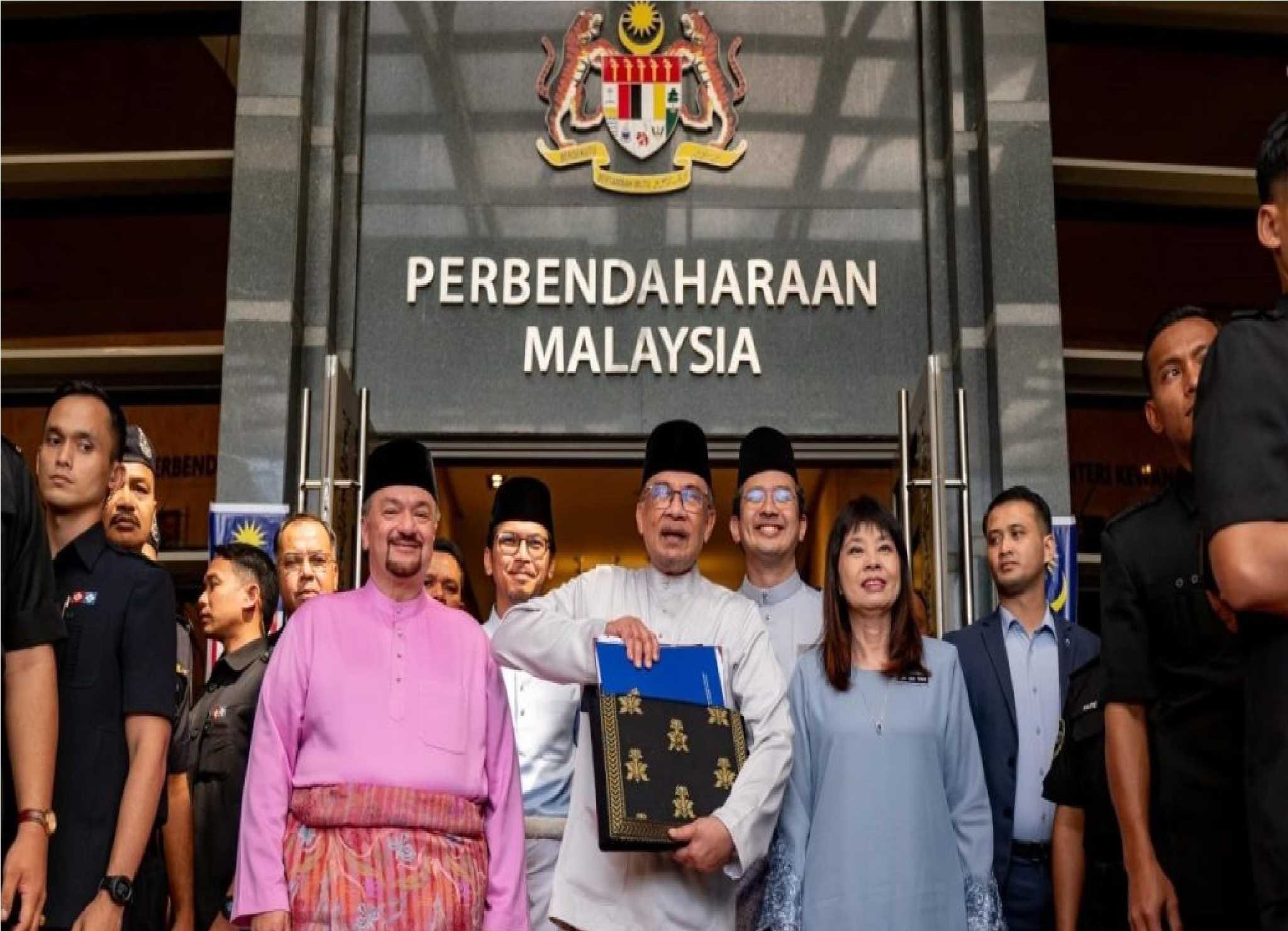 2025 ஆம் ஆண்டுக்கான பட்ஜெட்டின் மொத்த நிதி ஒதுக்கீடு / 421 பில்லியன் ரிங்கிட்டாகும்