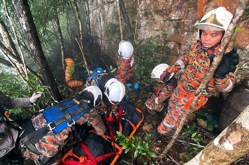 பராமரிப்பு பணியின் போது டெக்னிஷன் கீழே விழுந்து மரணம்