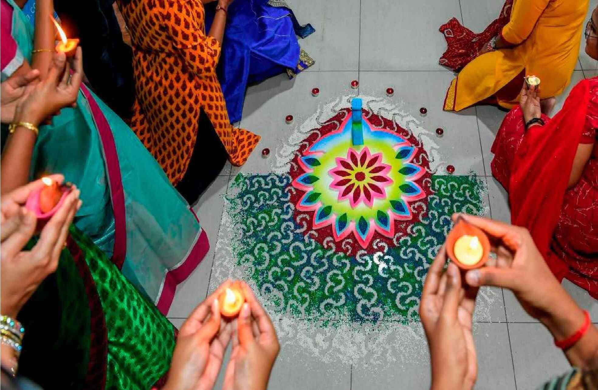 தீபாவளிக்கு முன்னும் பின்னும் பதிவற்ற விடுப்பு