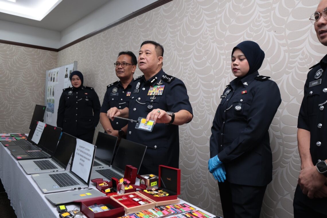 Calling Centre நடவடிககையில் ஈடுபட்டதாக 20 அந்நியர்கள் குற்றஞ்சாட்டப்பட்டனர்