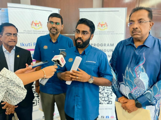 இந்தியர்களின் சமூகவியல் மேன்மைக்காக / மொத்தம் 30 கோடி வெள்ளியை / மித்ரா கோரும்