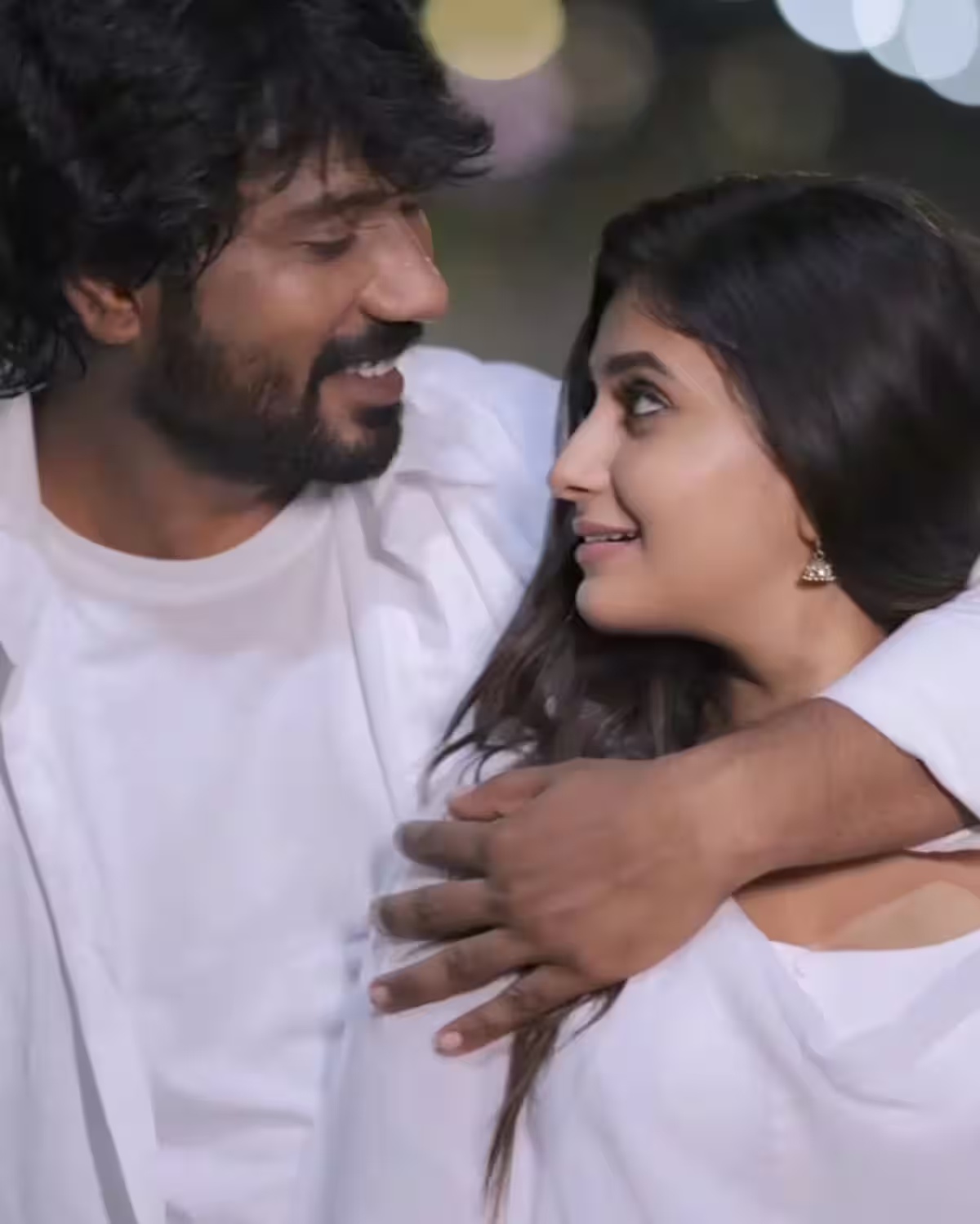 சீரியலில் அண்ணன்; நிஜத்தில் காதலி! விஜய் டிவி ஹீரோயினுடன் நிச்சயதார்த்தத்தை அறிவித்த வெற்றி வசந்த்!