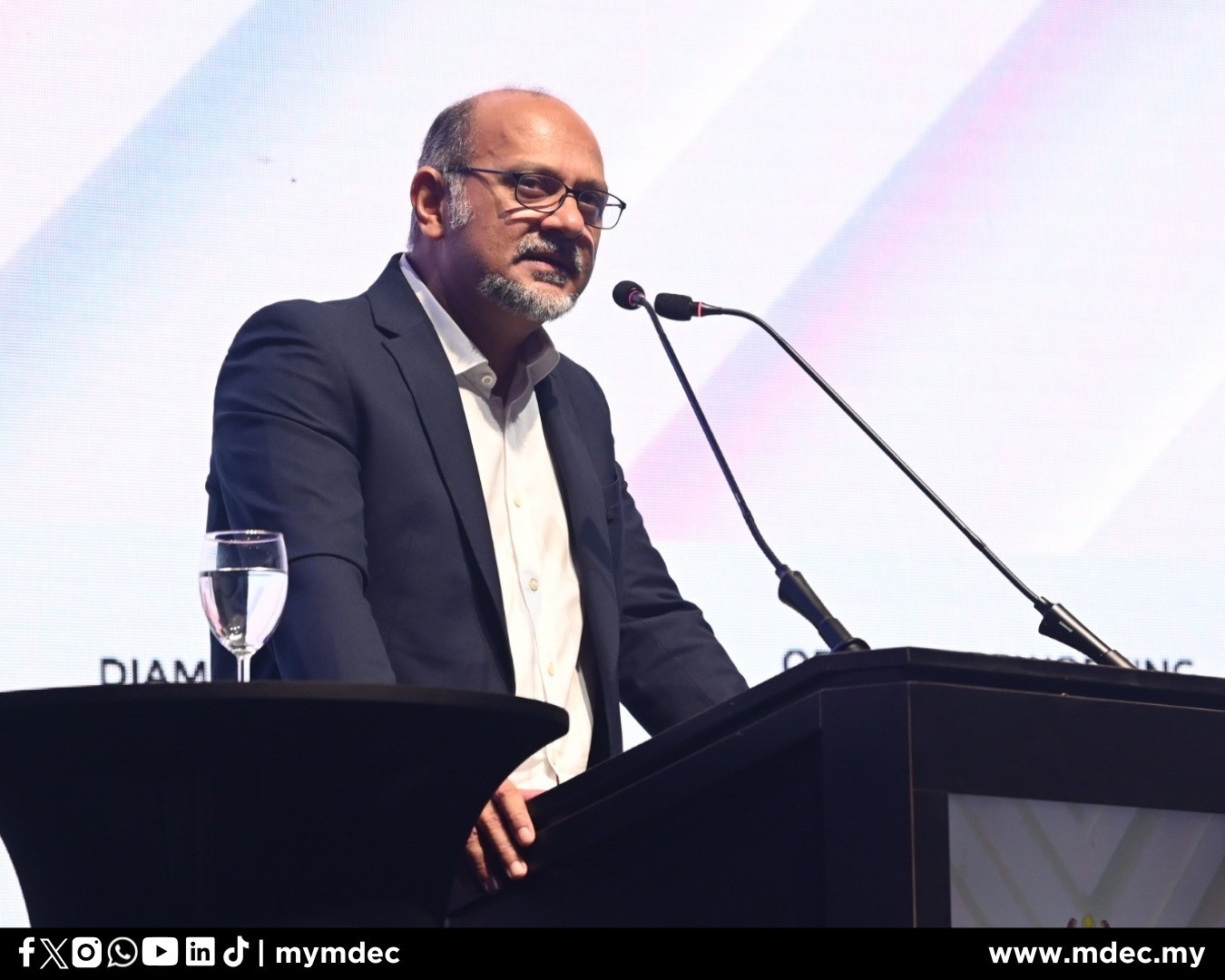 இலக்கவியல் நம்பகத்தன்மை, பாதுகாப்பு ஆணையத்தை அமைக்க பரிந்துரை