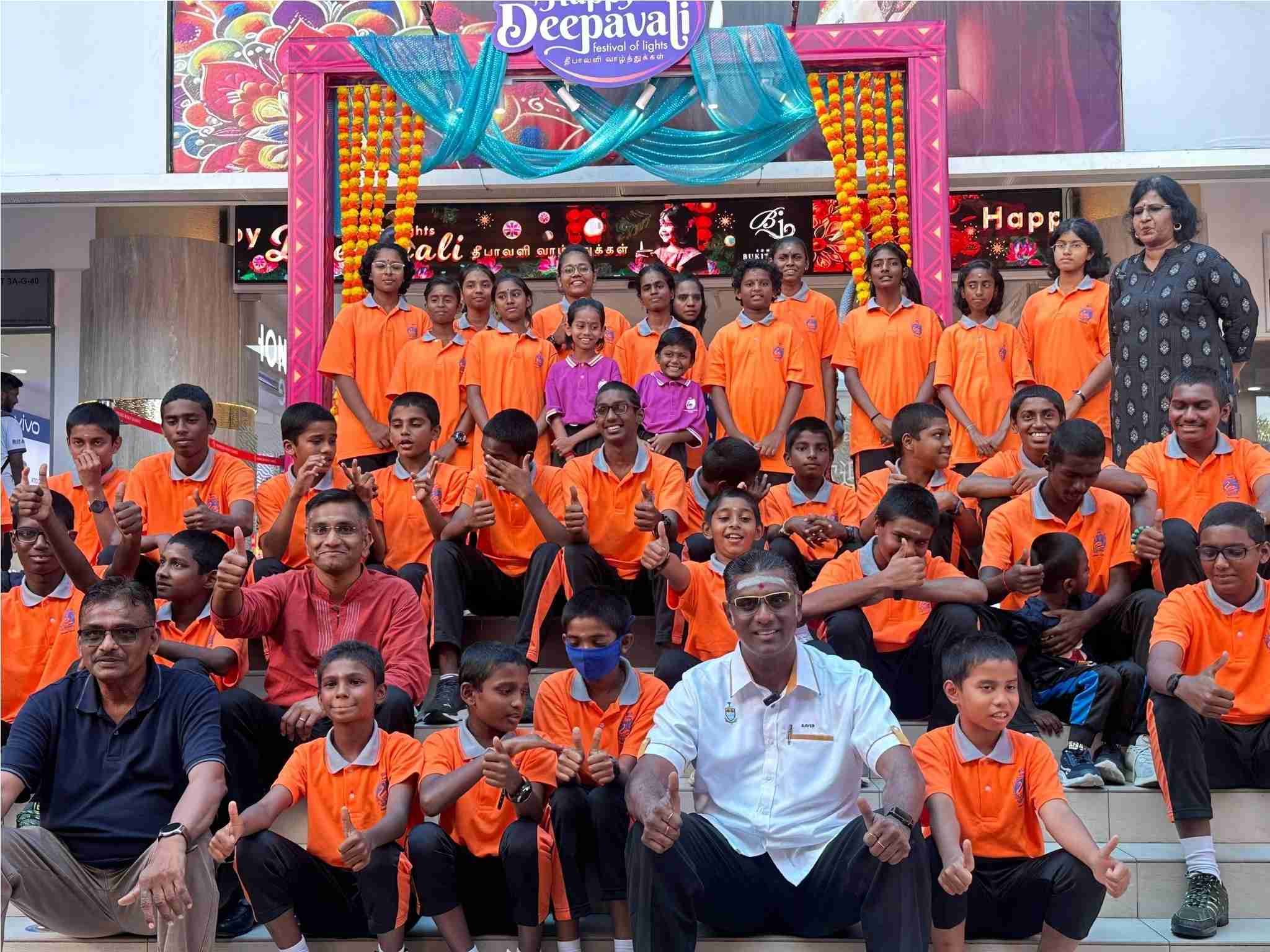 இராமகிருஷ்ணா ஆசிரம மாணவரகளுக்கு பினாங்கு இந்து அறப்பணி வாரியம் உதவி