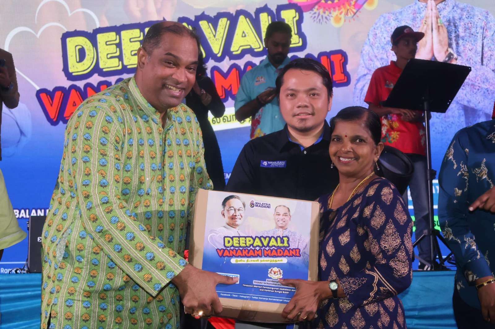 வணக்கம் மடானி திட்டத்தின் கீழ் பத்தாயிரத்து 300 தீபாவளி அன்பளிப்பு உணவுக் கூடைகள் துணை அமைச்சர் டத்தோஸ்ரீ ரமணன் அறிவிப்பு