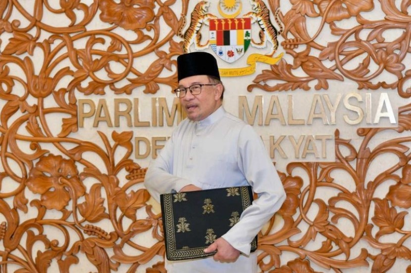 சம்பளத்தை தொட மாட்டேன்  பிரதமர் அன்வார் தொடர்ந்து உறுதி