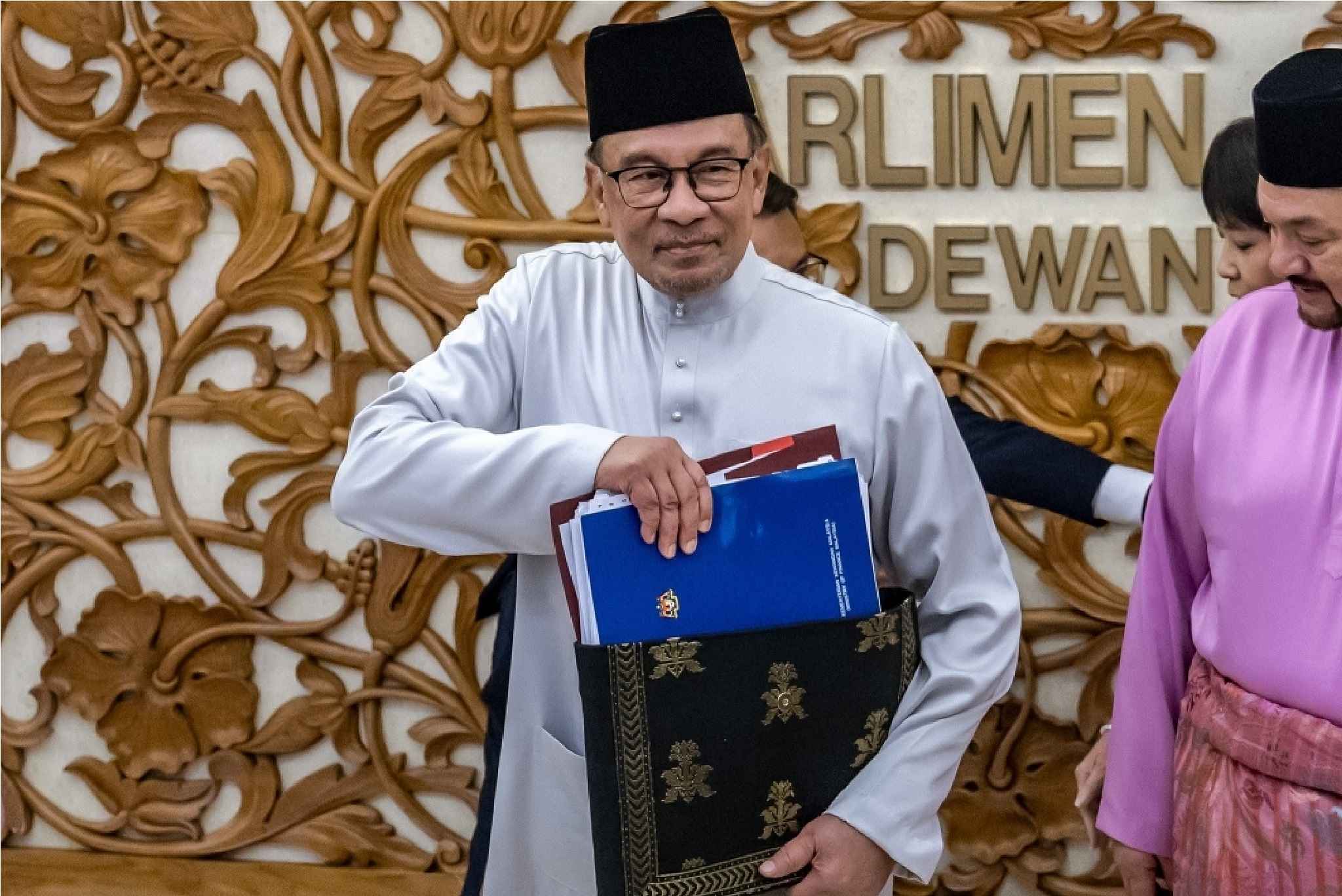 வீட்டுக்காவல் தண்டனை பரிசீலிக்கப்படுகிறது