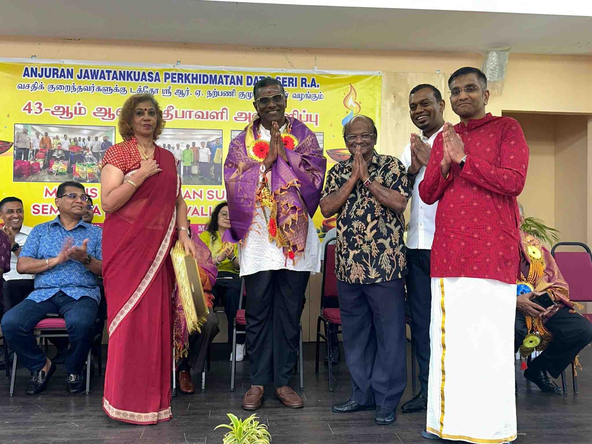 500 பேருக்கு தீபாவளி அன்பளிப்புக்கூடைகள், டத்தோஸ்ரீ ஆர். அருணாசலம் குழுவினர் வழங்கினர்