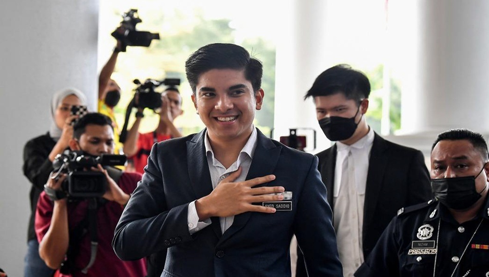 சையிட் சாடிக்கின் கடப்பிதழ் தற்காலிகமாக ஒப்படைப்பு