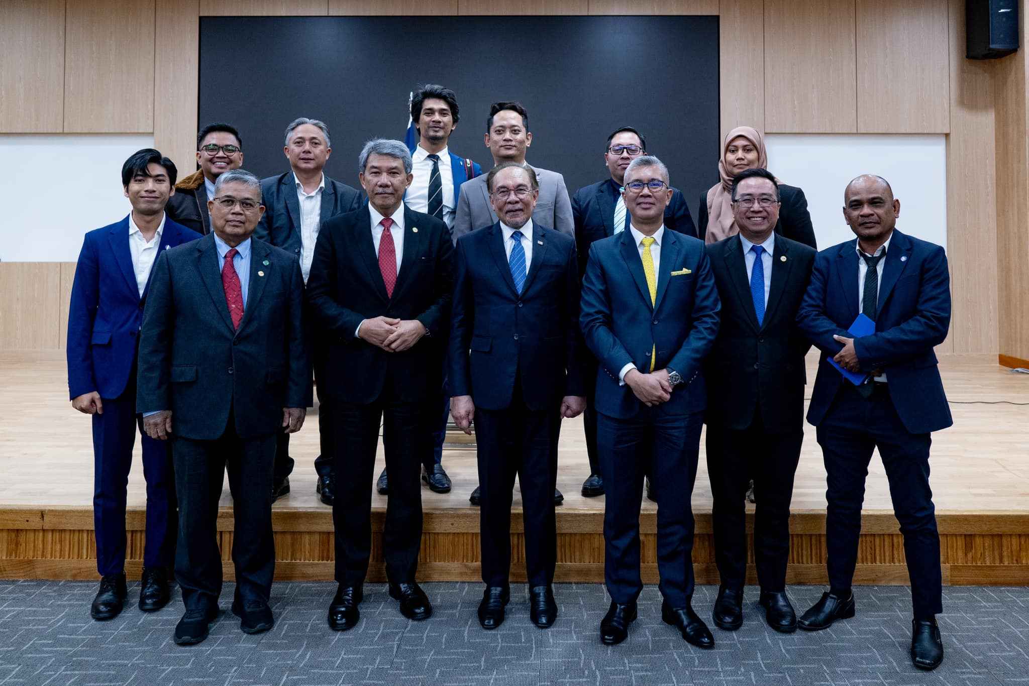 32.8 பில்லியன் ரிங்கிட் முதலீட்டை பெற்றார் பிரதமர்