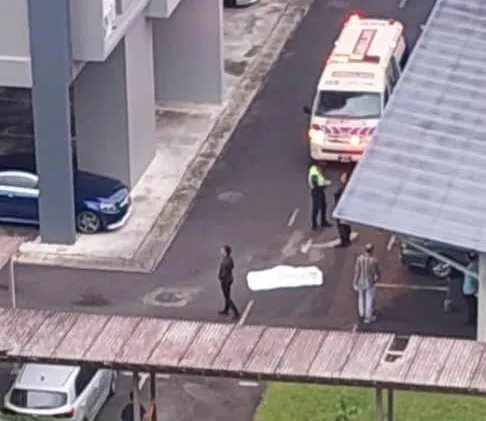 16 வயது பெண் கீழே விழுந்து மரணம்