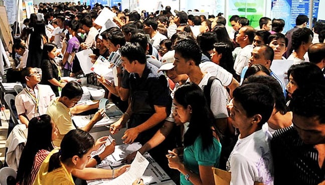 காதலனை தேடுவதை விட வேலையை தேடுவதில் சிரமமாக உள்ளது