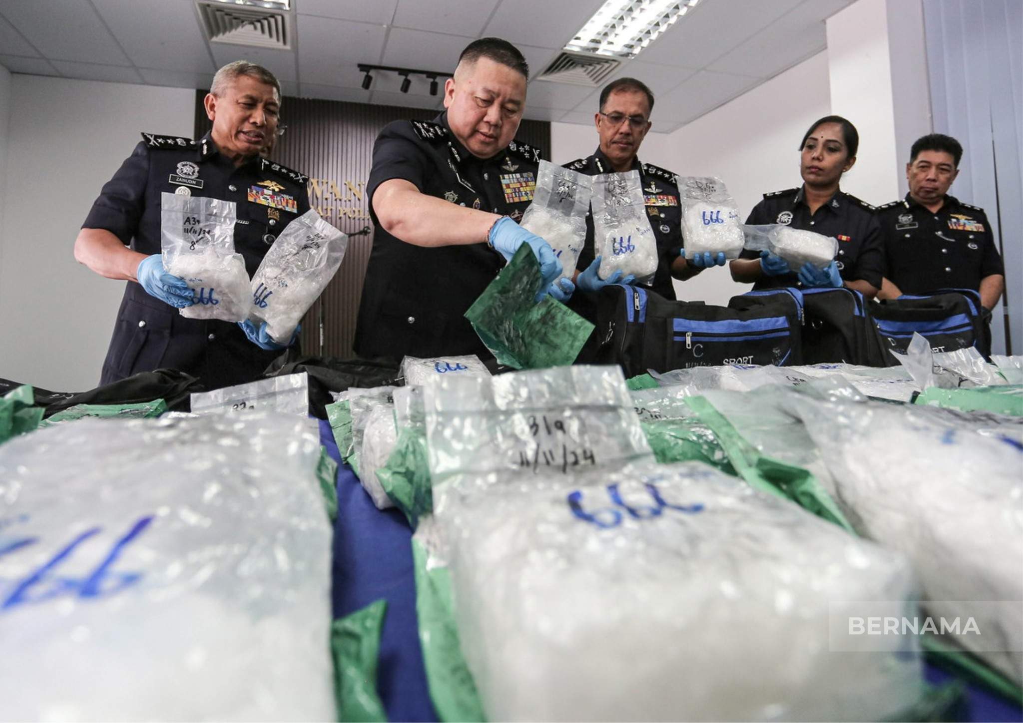 51 கிலோ போதைப்பொருள் பறிமுதல், மூவர் கைது