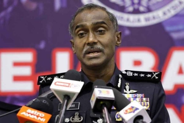 நிரந்தர வசிப்பிட அந்தஸ்துக்கான போலி அடையாள அட்டை, கும்பல் முறியடிப்பு