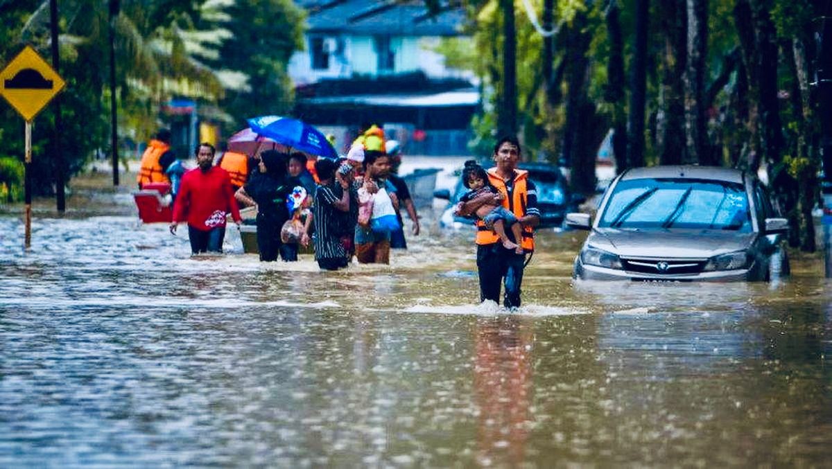 7 மாநிலங்களில் வெள்ள நிலைமை மோசமடைந்தது, 120,00 பேர் இடம் மற்றம்