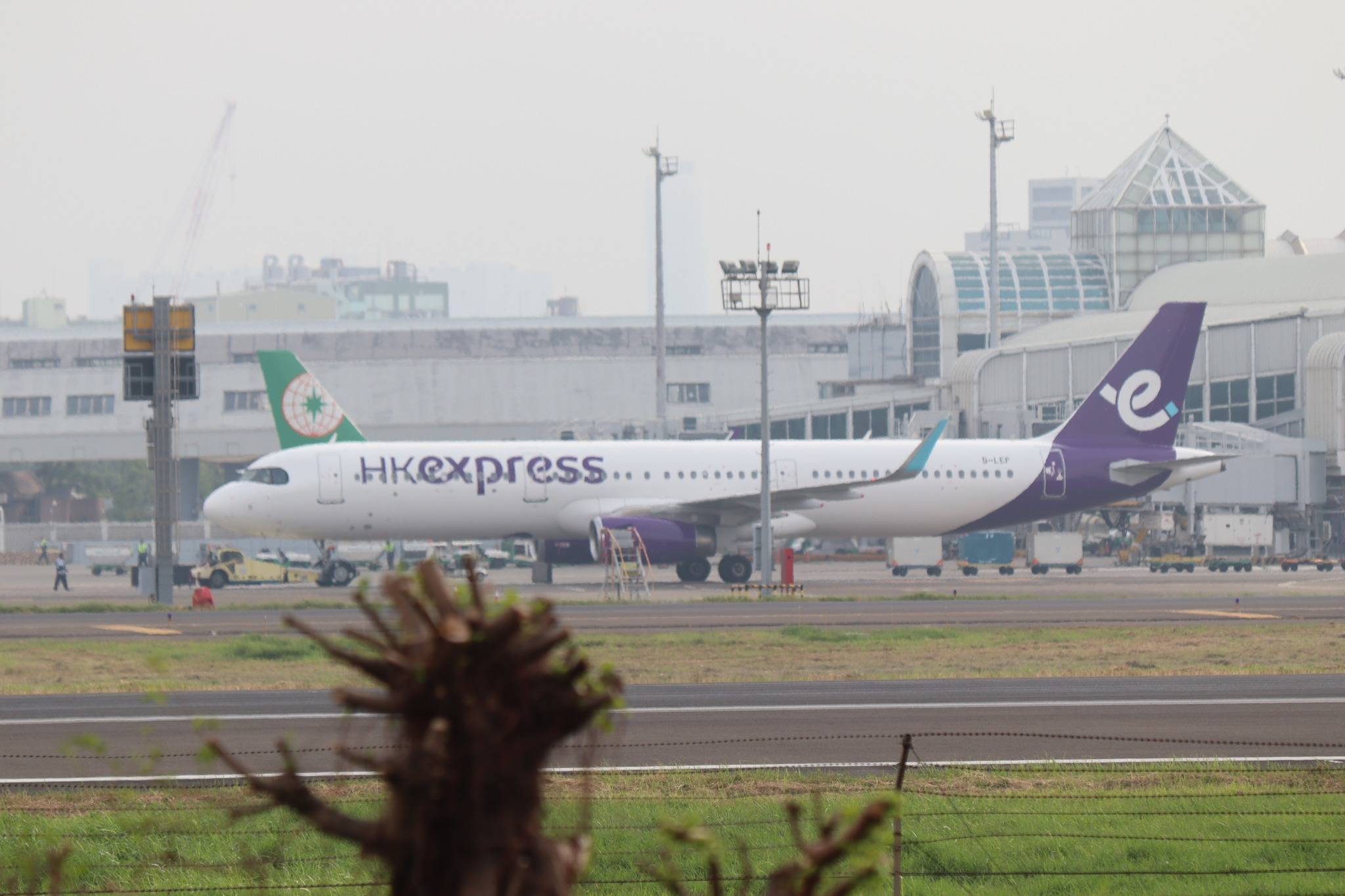 ஹாங்காங் விமானத்தை கோலாகலமாக வரவேற்றது பினாங்கு