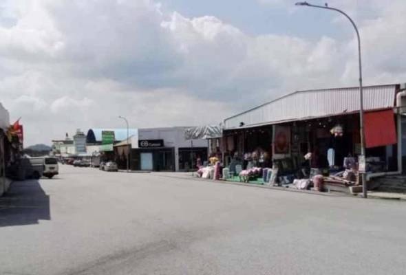 இணையவழி ஷாப்பிங்கின் வருகை காரணமாகவும் இந்த மையம் மந்தமாகி வருகிறது