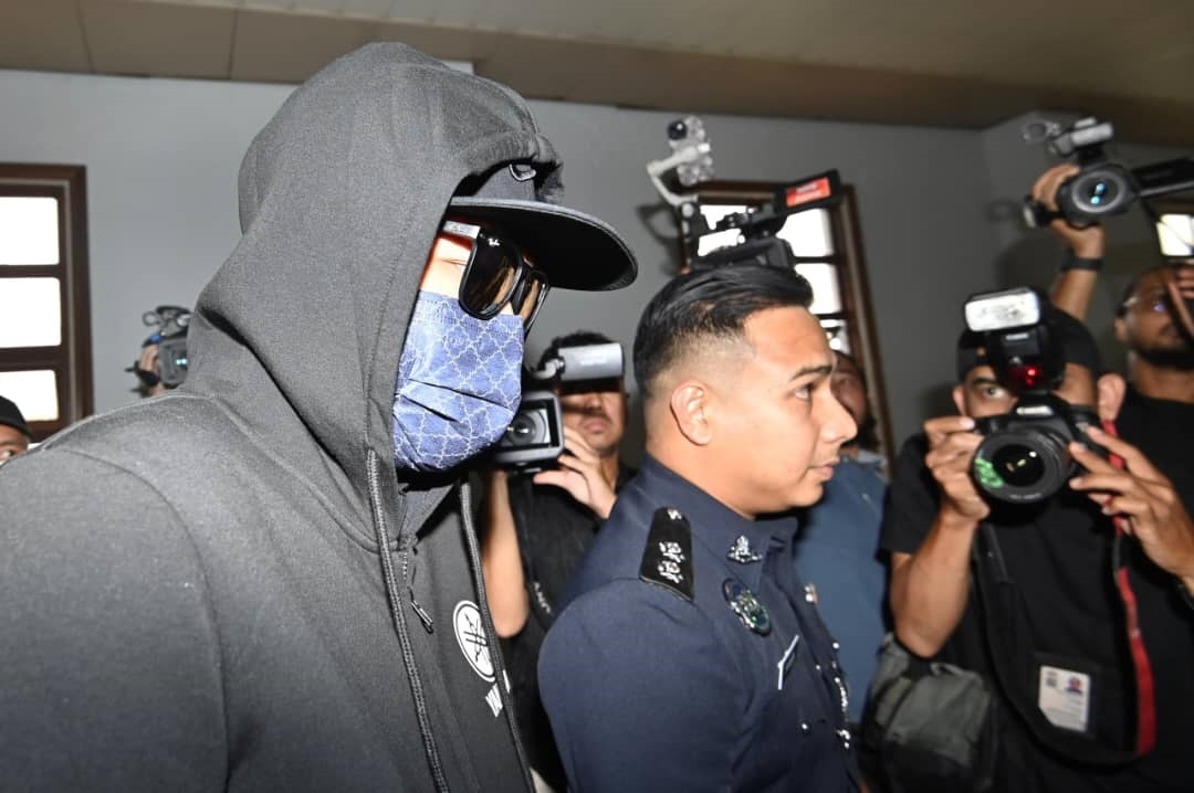 இறந்தவரின் உடமைகளை திருடியதாக போலீஸ்காரர் மீது குற்றச்சாட்டு