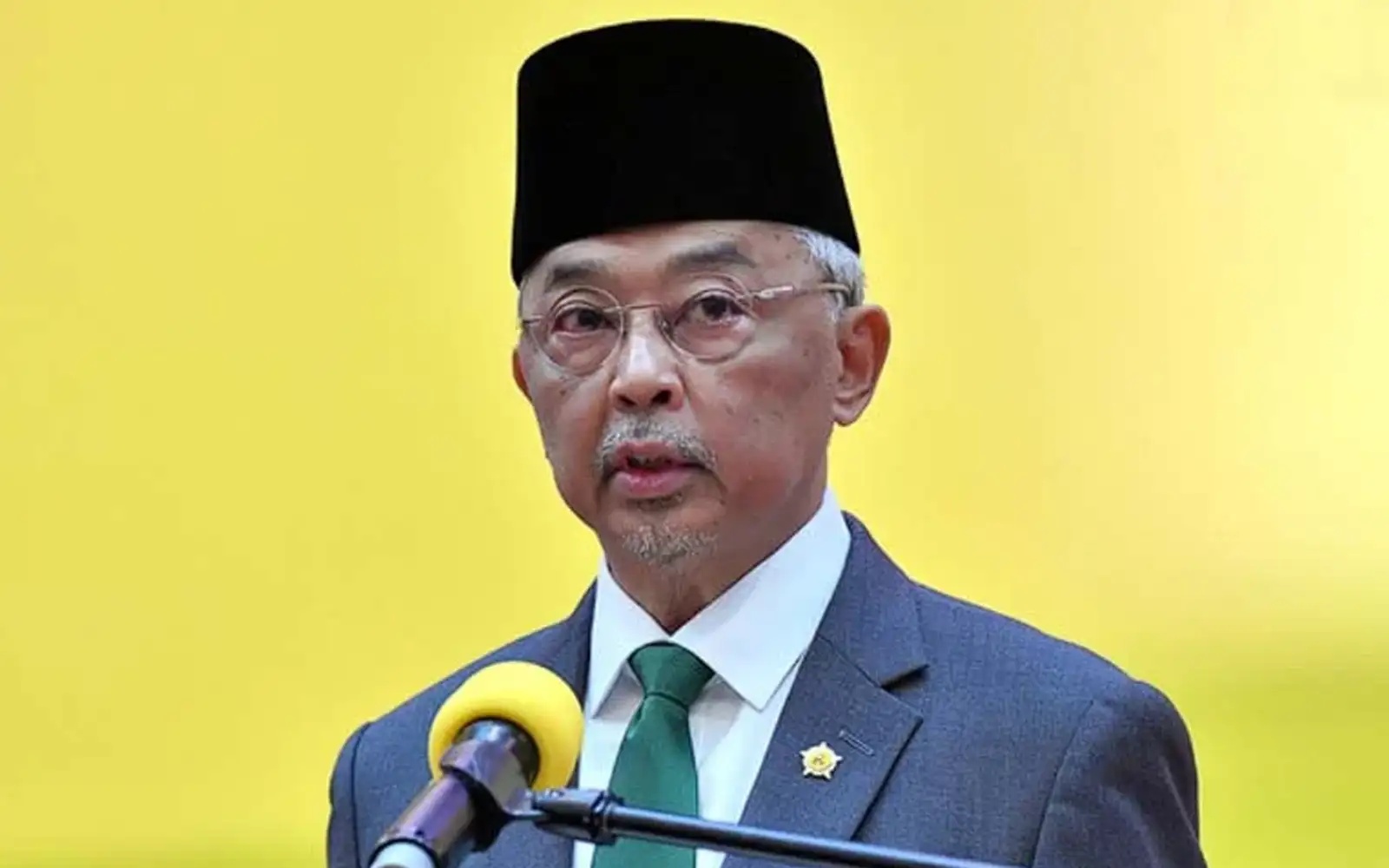 மின் சிகரெட் முற்றாக தடை செய்யப்பட வேண்டும்