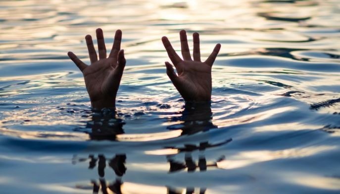 இரண்டு சிறுமிகள் நீரில் மூழ்கி மரணம்