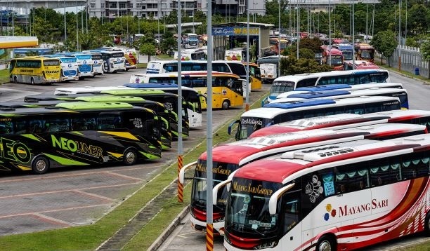 பேருந்துகளில் மின்சார சாக்கேட் பயன்பாட்டை உடனடியாக நிறுத்துவீர்