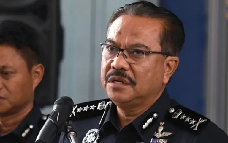 போலீஸ் கண்காணிப்பில் அந்த நபர்