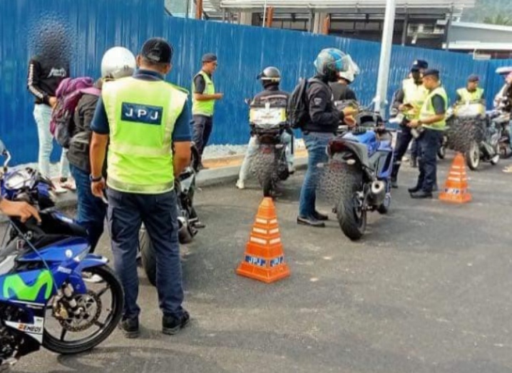 12,296 வாகனங்கள் மீது சோதனை செய்யப்பட்டது