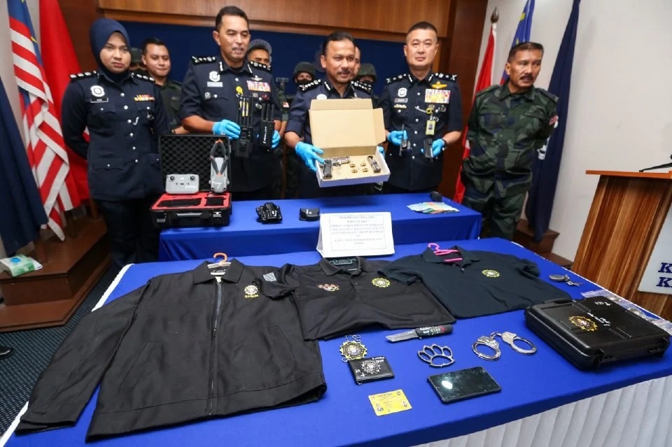 எஸ்.பி.ஆர்.எம். அதிகாரிகளைப் போல் நடித்த இருவர் கைது