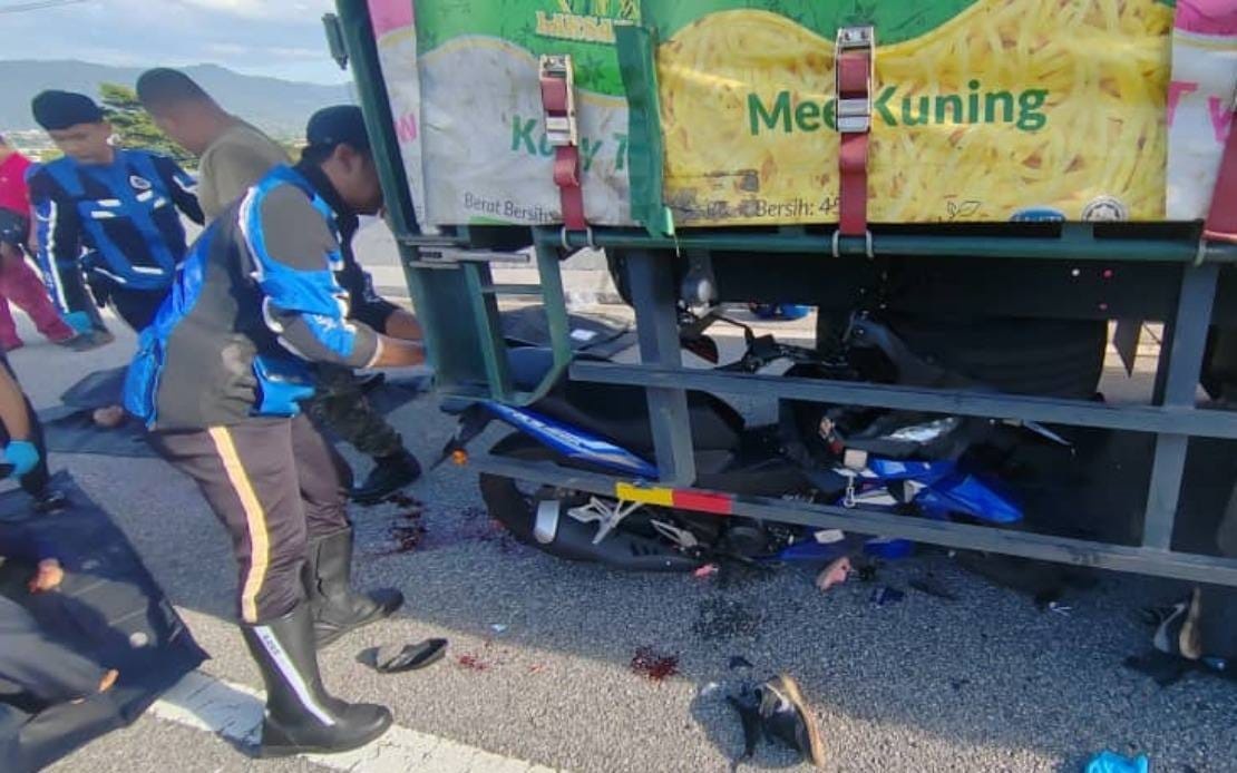 விபத்தில் ஒரே குடும்பத்தைச் சேர்ந்த மூவர் உயிரிழந்தனர்