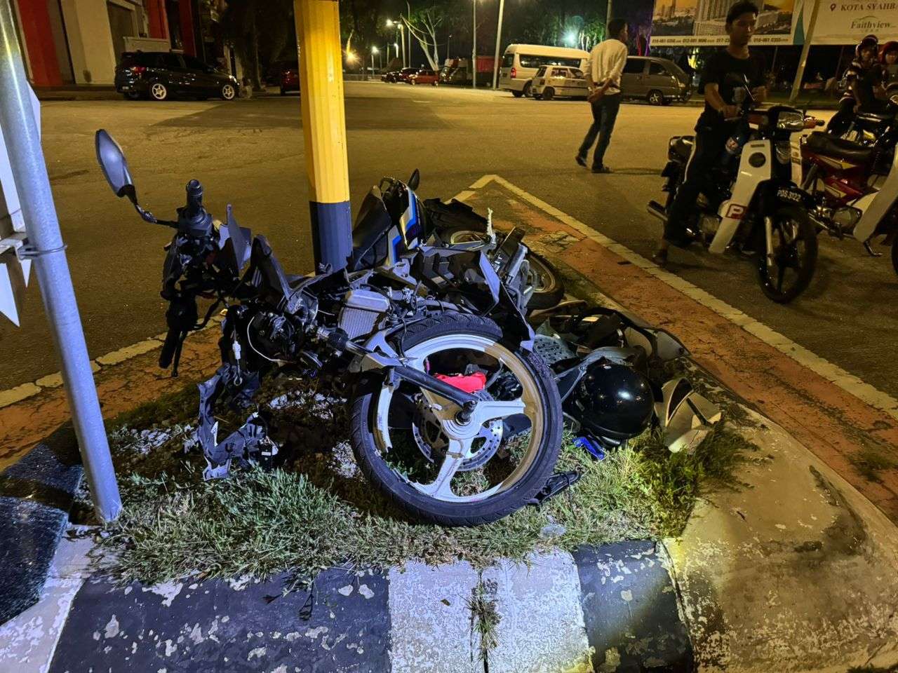 காரில் மோதி இளைஞர் உரிழப்பு