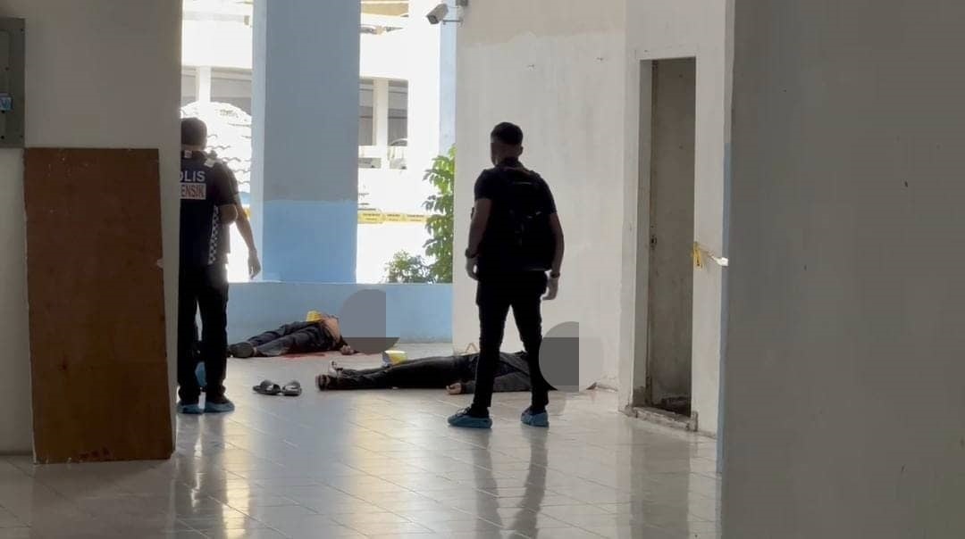 இருவரை கத்தியால் குத்திக் கொன்றதாக தொழிலாளர் மீது கொலை குற்றச்சாட்டு