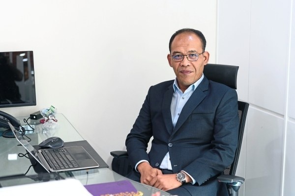 குற்றச்சாட்டை மறுத்தார் பெஸ்தினெட் தோற்றுநர்