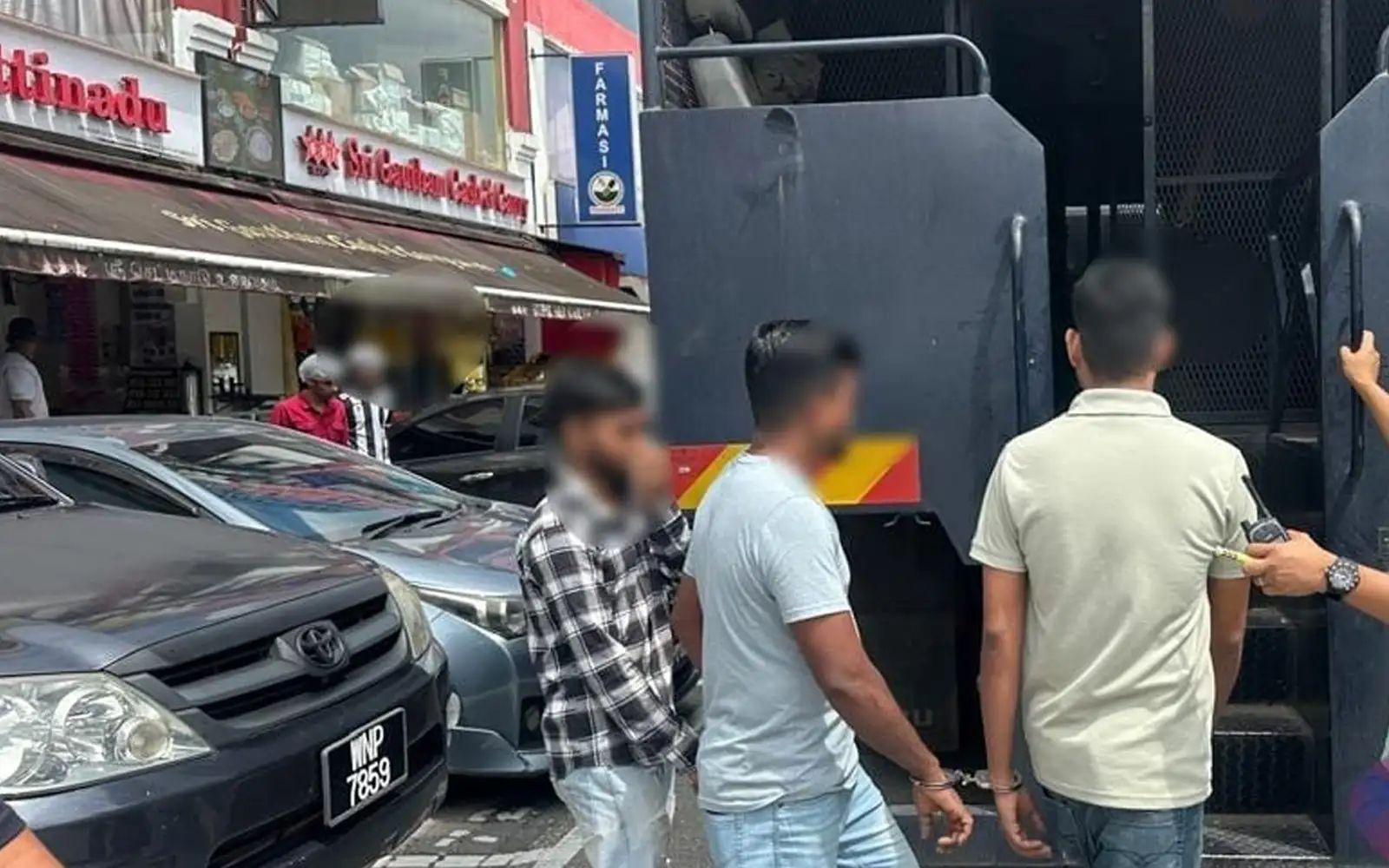 லிட்டில் டாக்கா பகுதிகளில் 58 அந்நியர்கள் கைது