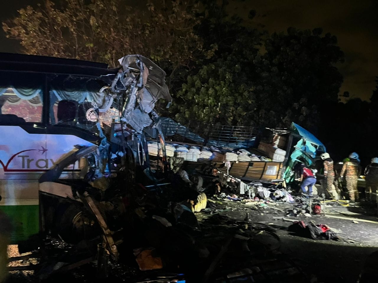 டிரெய்லர் லோரியின் சக்கரம் கழன்றதே விபத்திற்கான காரணமாகும்