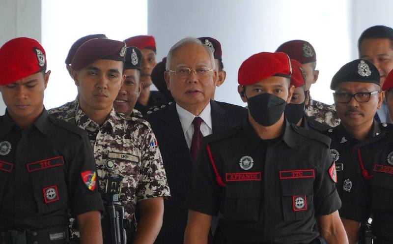 ஜோலோவுடன் கூட்டு சேர்ந்து ஊழலில் ஈடுபட்டவர்கள் 1MDB மூத்த அதிகாரிகள் : நஜீப் சாட்சியம்