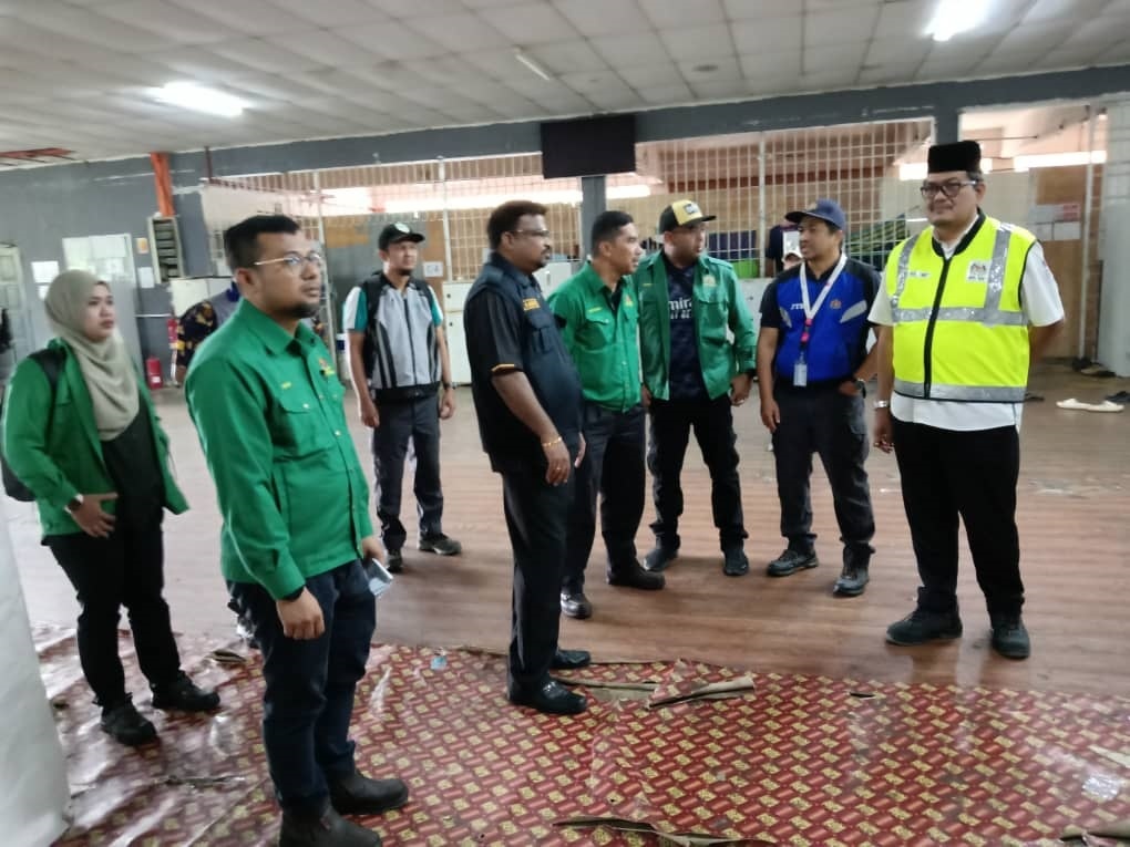 தொழிலாளர்களுக்கு பாதுகாப்பான தங்கும் வசதியில்லை