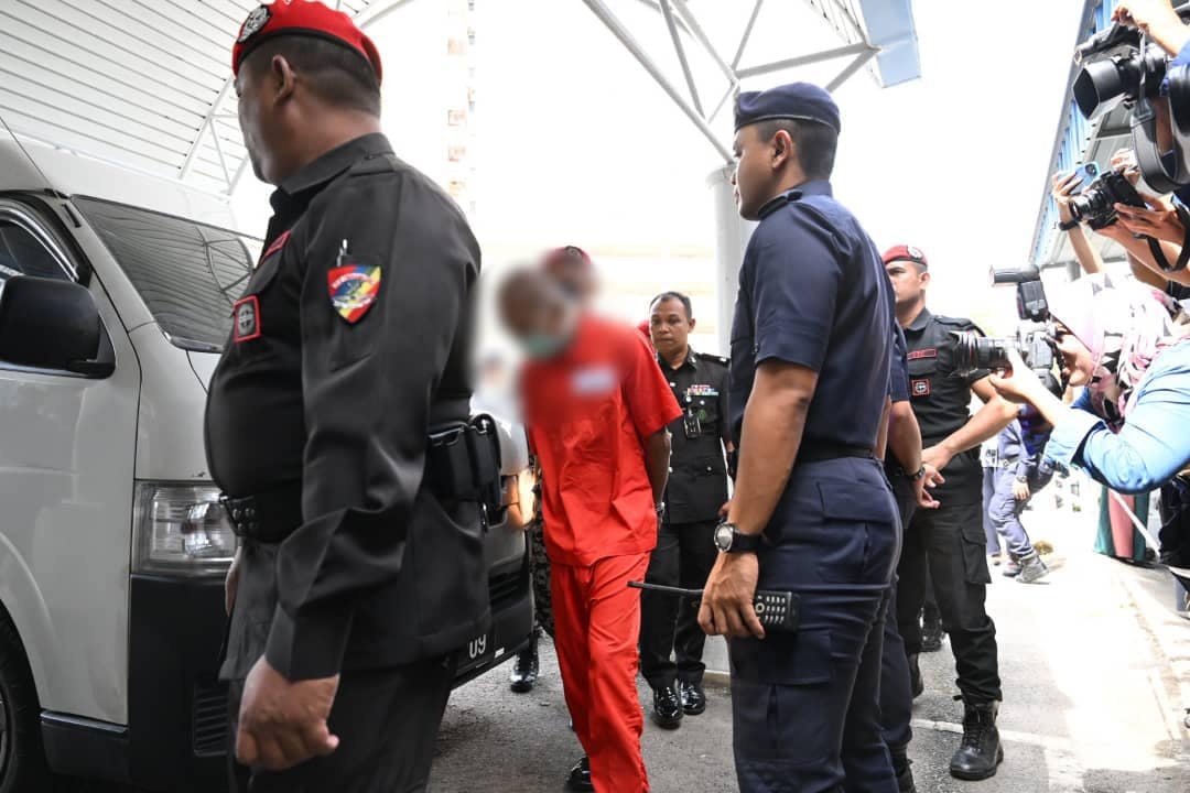 பொது மக்களின் முன்னிலையில் கல்வத் குற்றவாளிக்கு பிரம்படித் தண்டனை நிறைவேற்றம் அது இறைவனின் கட்டளையாகும்