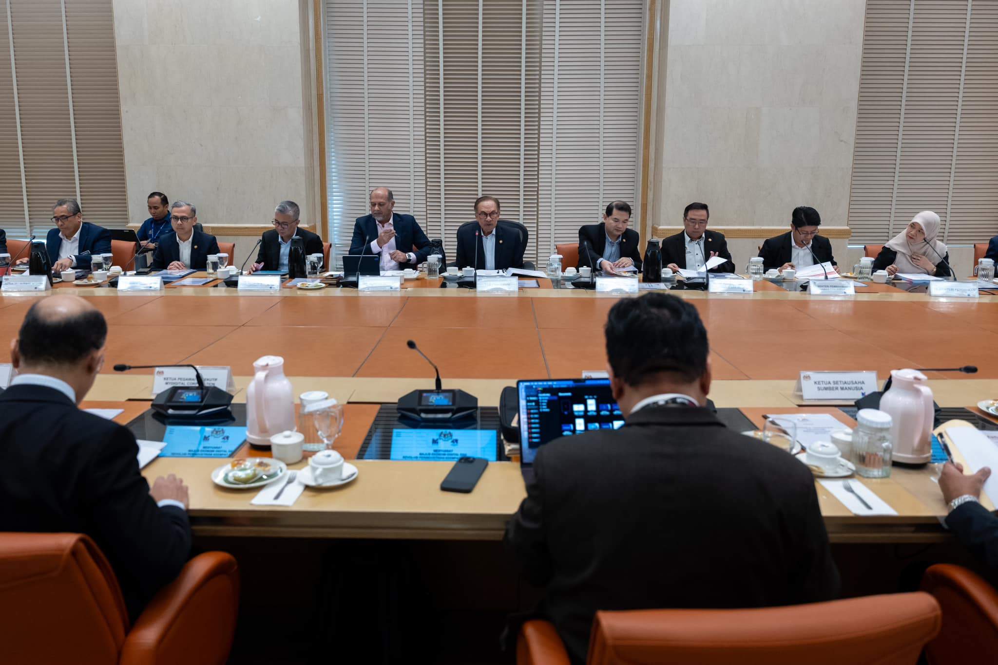 பிரதமர் அன்வர் இப்ராஹிம் அமைச்சரவையிடம் மன்னிப்பு கேட்டுள்ளார்