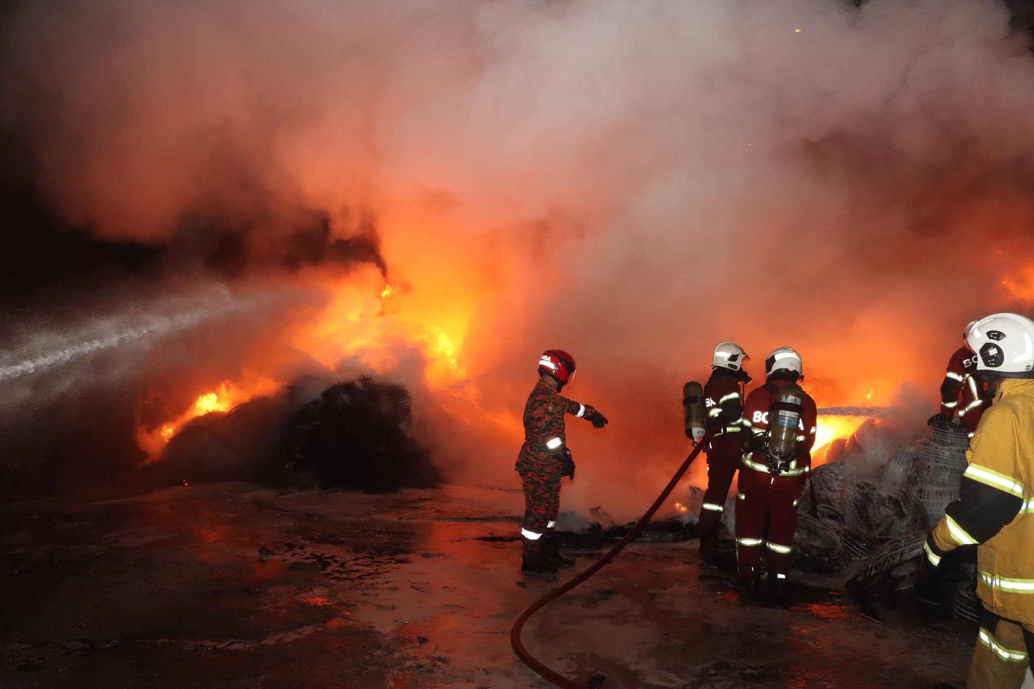 உலோகப்பொருள், மறு சுழற்சி தொழிற்சாலை தீயில் அழிந்தது