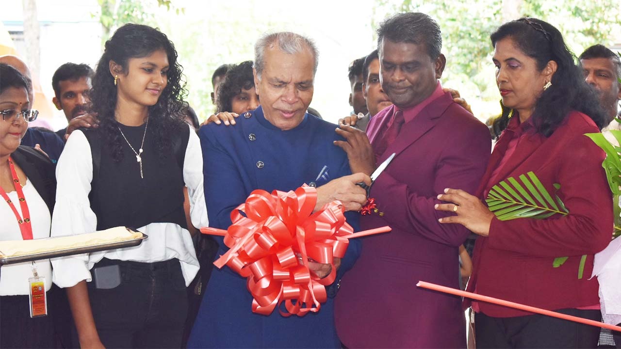 திறப்பு விழா கண்டது கே.பி.ஆர். வாழையிலை உணவகம்