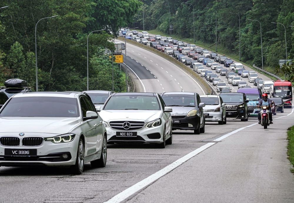 பிரதான நெடுஞ்சாலைகளில் வாகன நெரிசல்