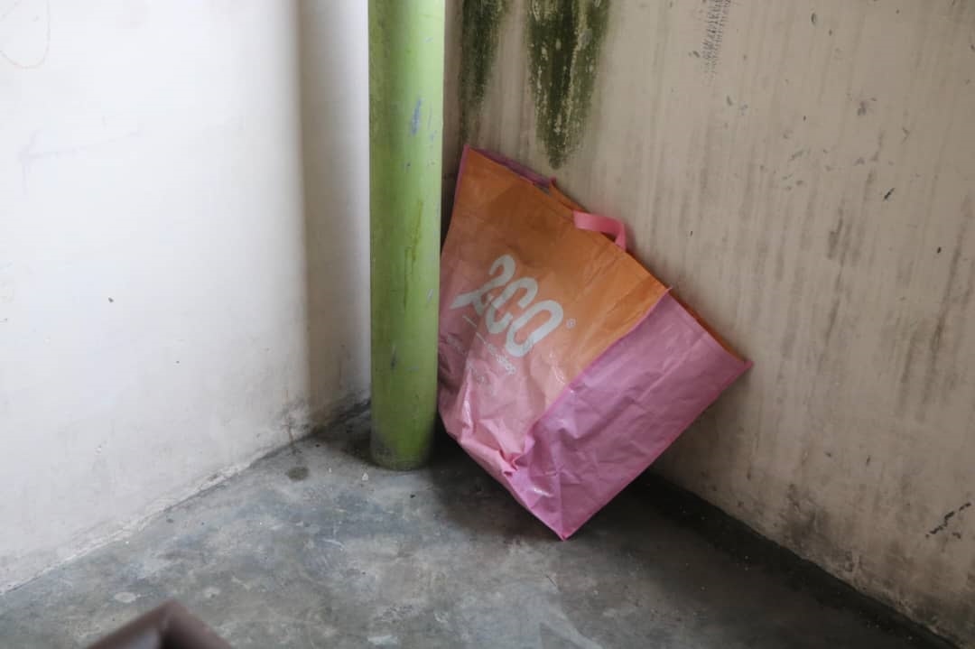 தொப்புள் கொடியுடன் சிசு கண்டு பிடிப்பு