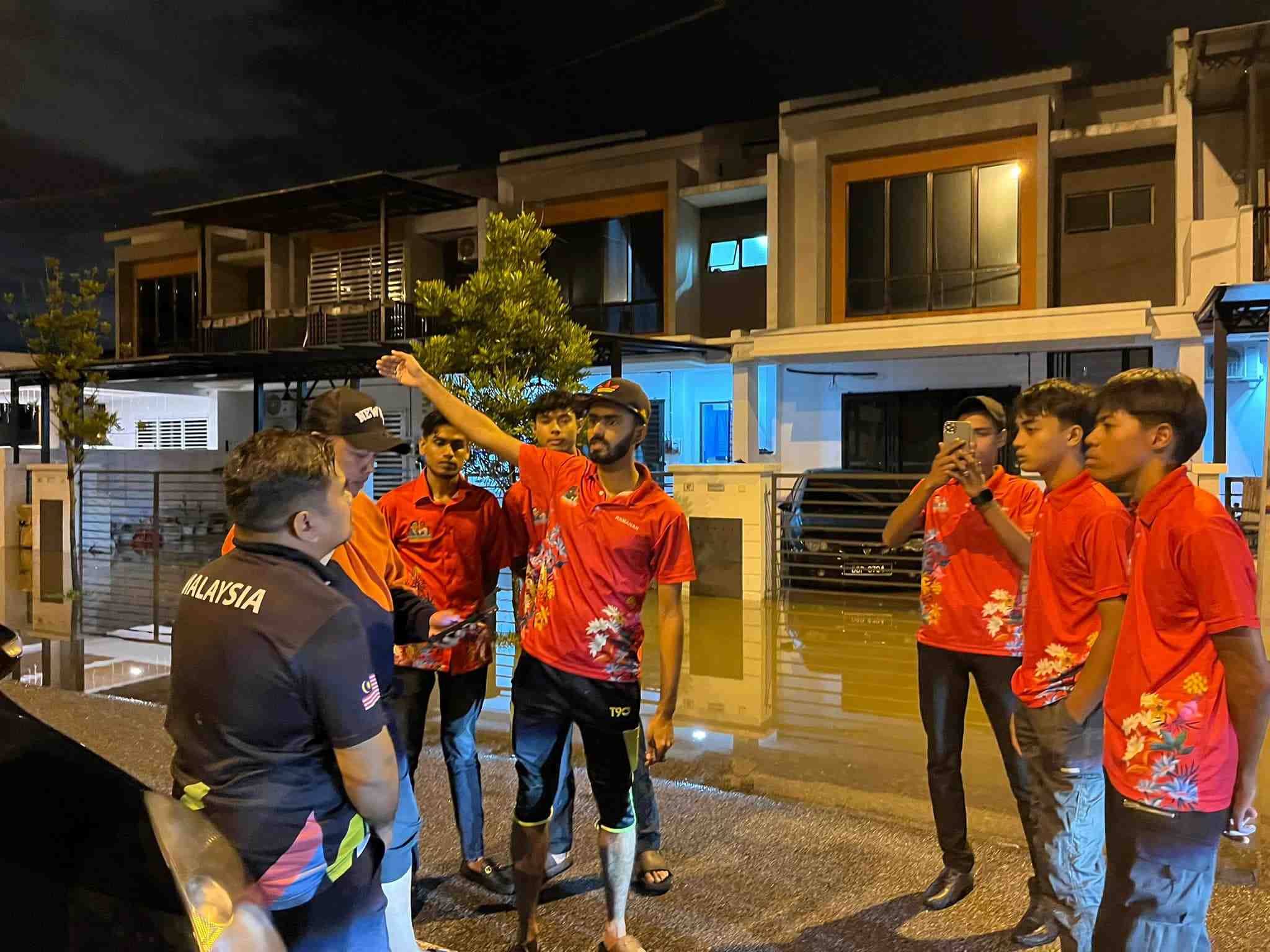 சுங்கை பூலோ நாடாளுமன்ற மக்கள் சேவை மையத்தின் தன்னார்வத் தொண்டர் குழு களமிறக்கப்பட்டுள்ளது