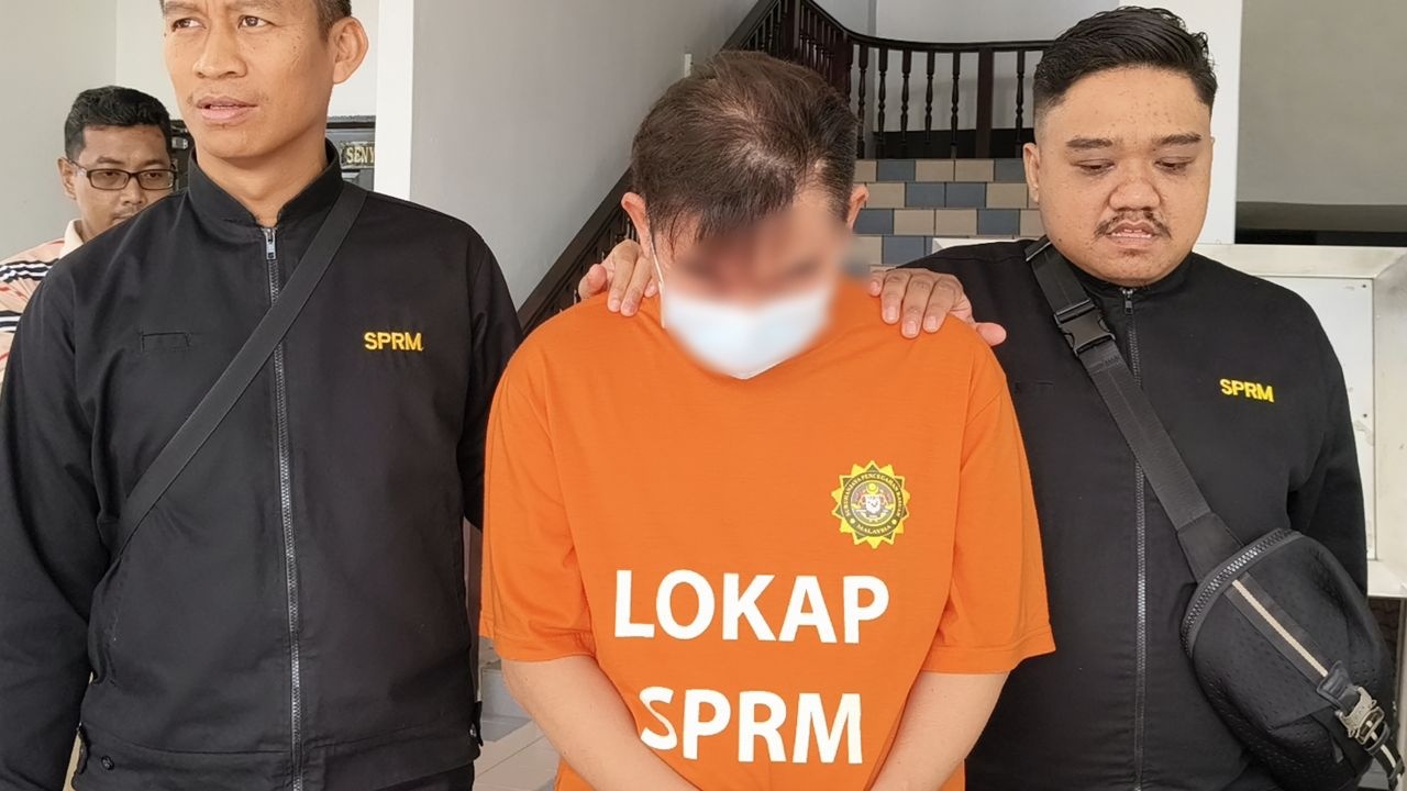 டத்தோஸ்ரீ அந்தஸ்தைப் பெற லஞ்சம், மேலாளர் கைது