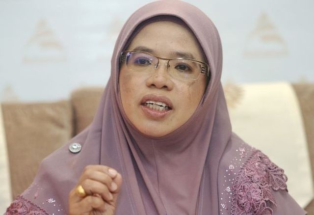 பாதுகப்பான இடத்திற்கு வெளியேறுங்கள் என்றும் அவர் கேட்டுக் கொண்டார்