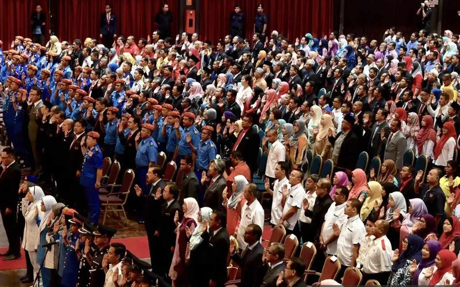 ஐந்து வருடங்களுக்கு ஒருமுறை தங்கள் சொத்துக்களை அறிவிக்க வேண்டும்