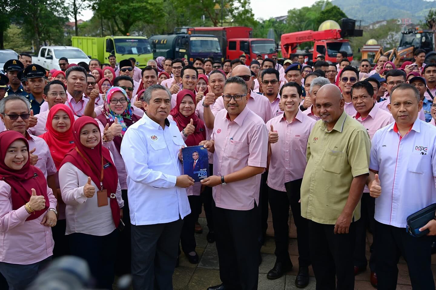 ஆயிரம் அரசாங்கம் ஊழியர்கள் தொண்டூழியர்களாக களம் இறங்குவர்