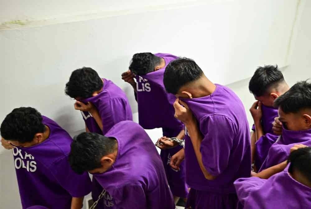 மாணவன் தாக்கப்பட்ட சம்பவம், 12 பேர் கைது