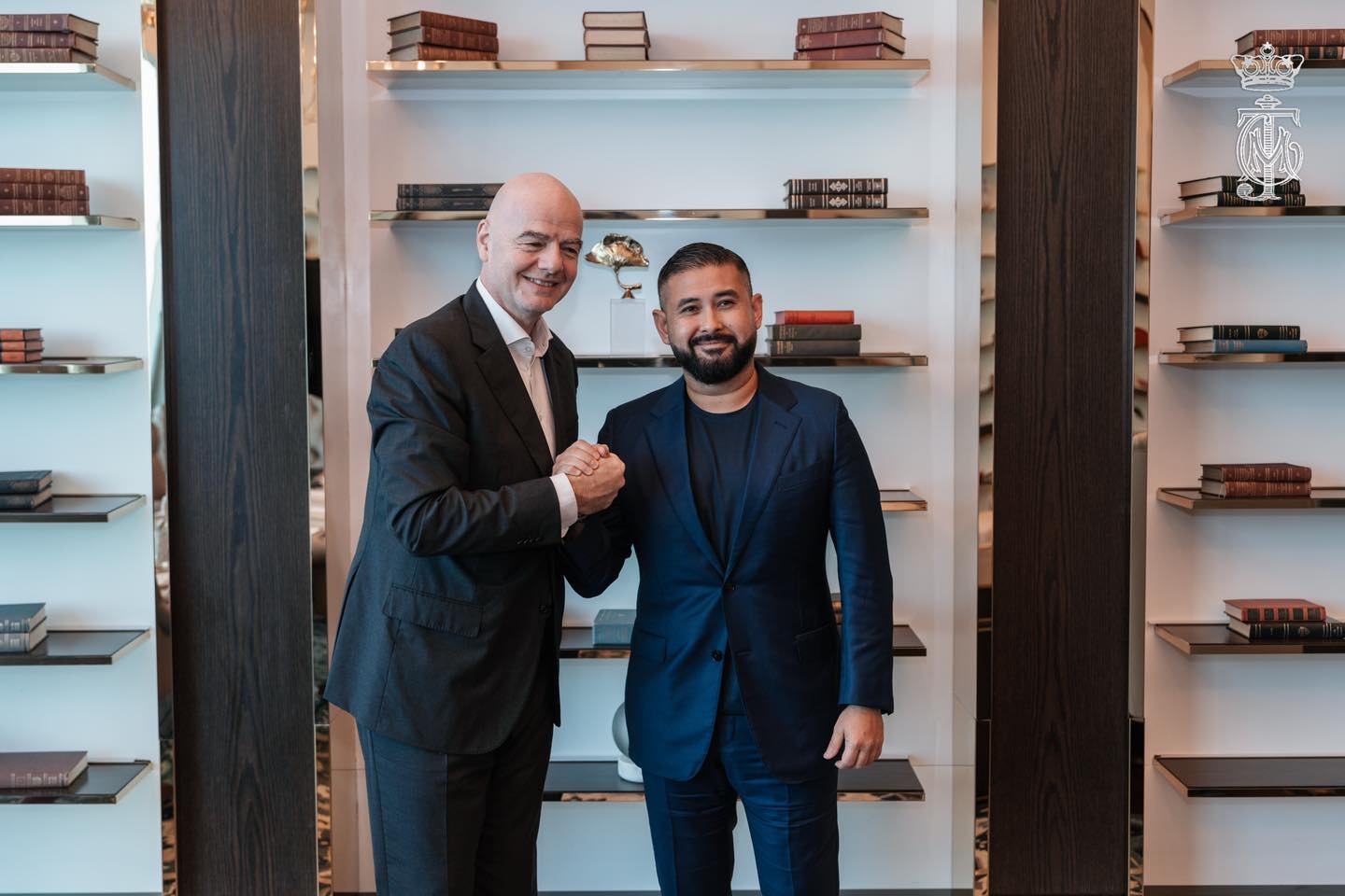 அனைத்துலகக் காற்பந்து சங்கத்தின் தலைவர் Gianni Infantino வை சந்தித்தார்