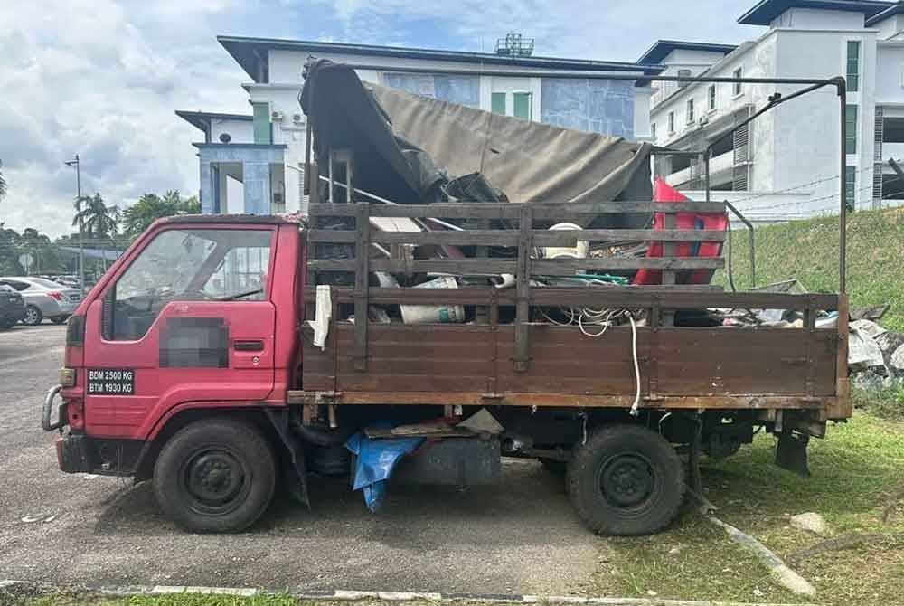 பயன்படுத்தப்படாத லோரியில் 27.2 கிலோ போதைப்பொருள்